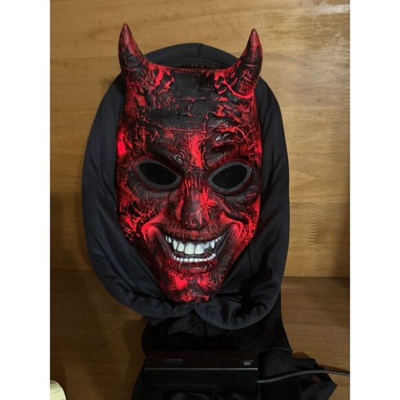 Light Up Red SMOLDERING DEVIL MASK Demon Halloween Costume Adult Size - EUC - Picture 4 of 6